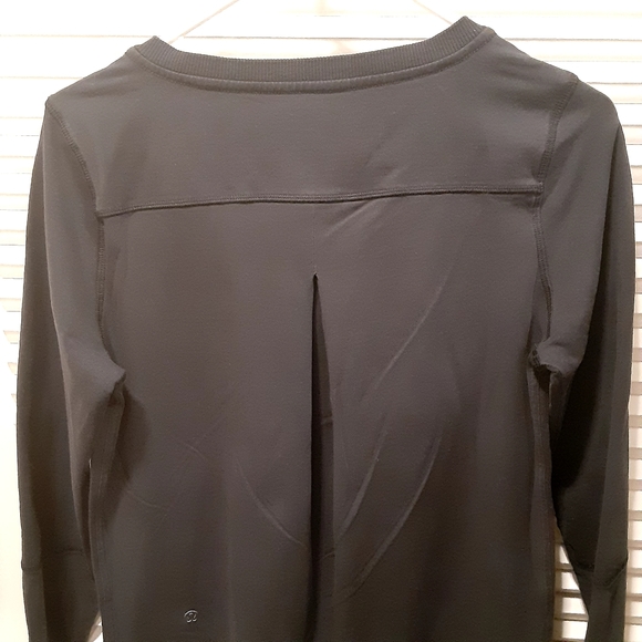 Lululemon long sleeves pullover sweaters  . Size  small - Picture 8 of 15